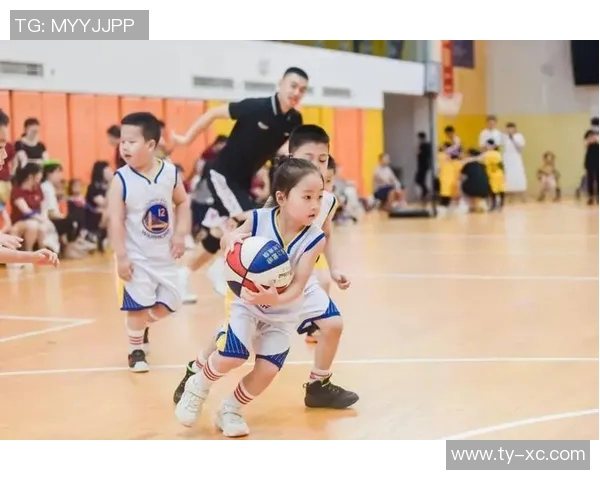 洲际杯精彩回顾：上海篮球队默契配合展现团队实力与战术智慧